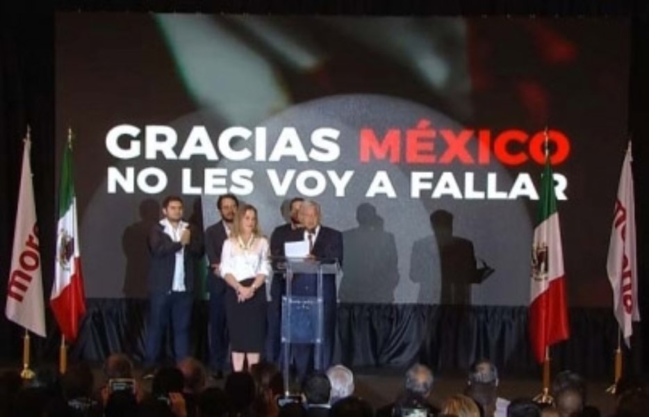AMLO promete paz y orden durante la cuarta transformación de México