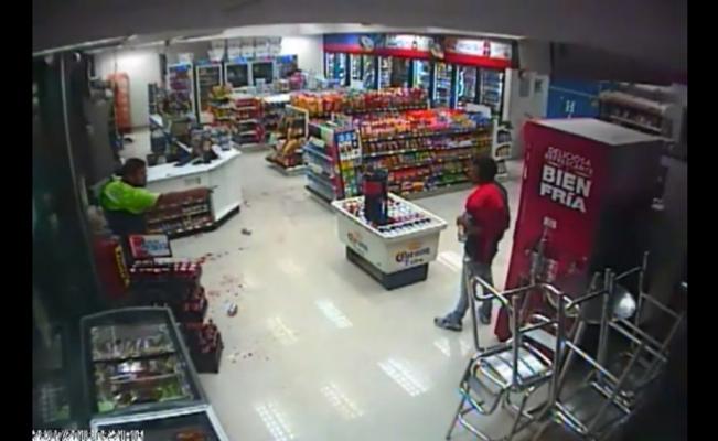 VIDEO: Empleado de tienda no mató a ladrón en legítima defensa