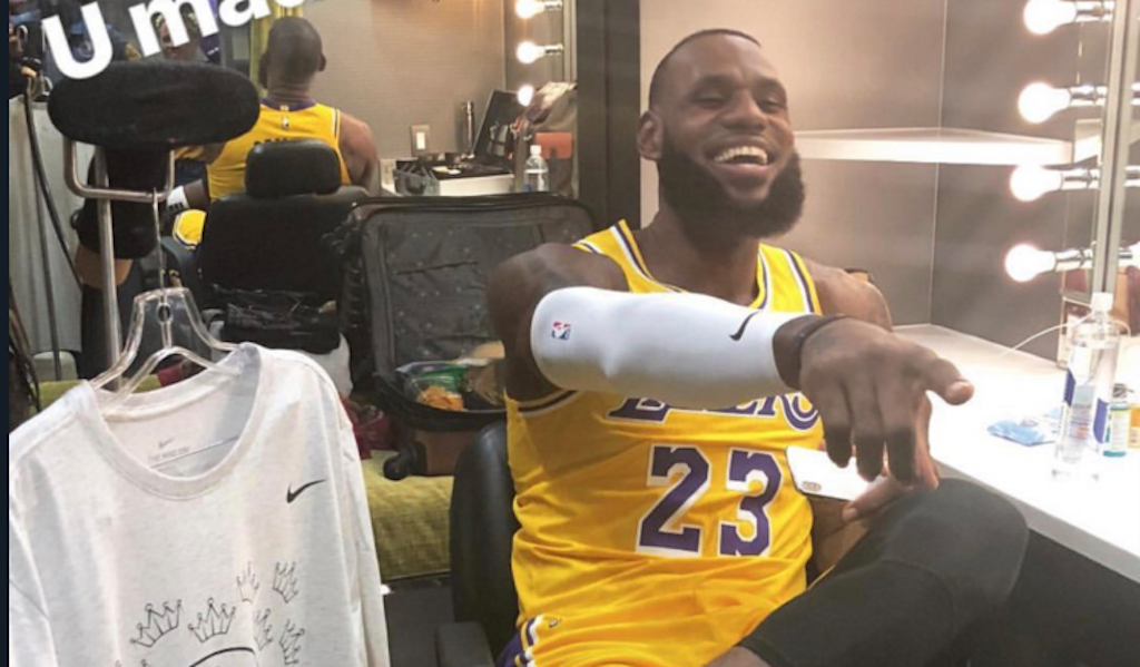 «The King» LeBron James, se puso el uniforme de los Lakers 🏀