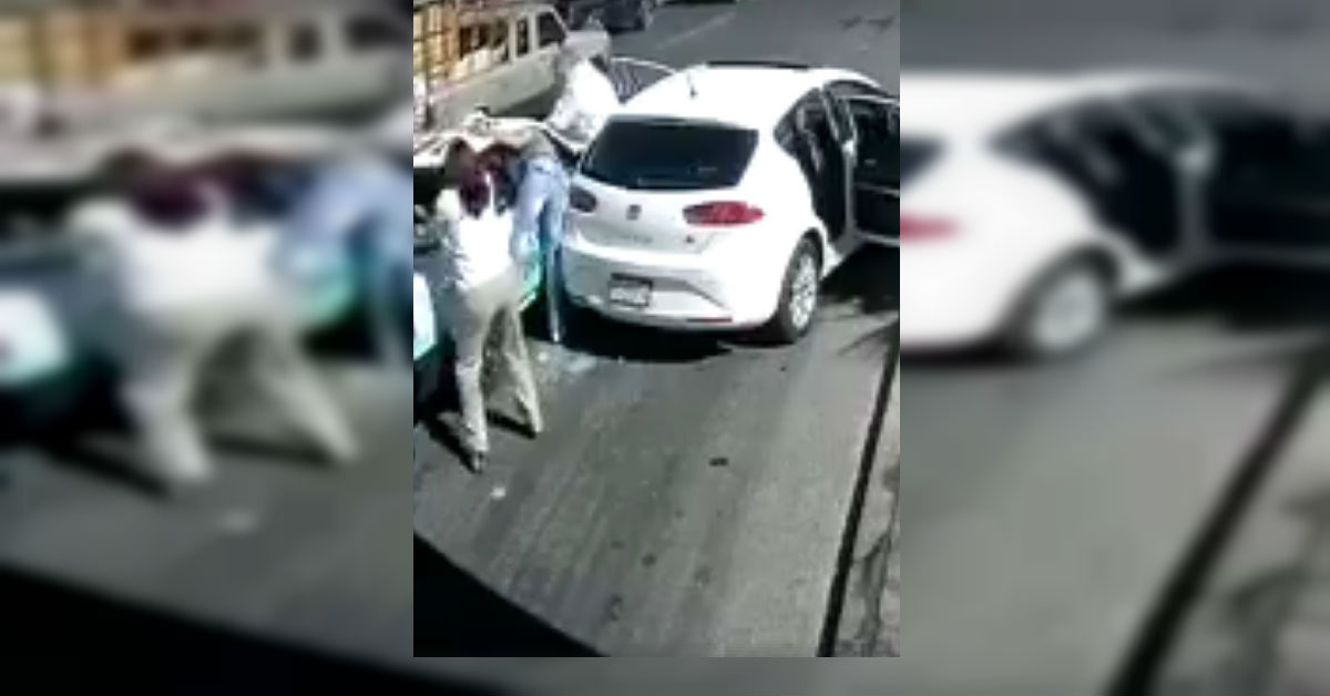 (VIDEO) Taxista se quería vengar y salió golpeado