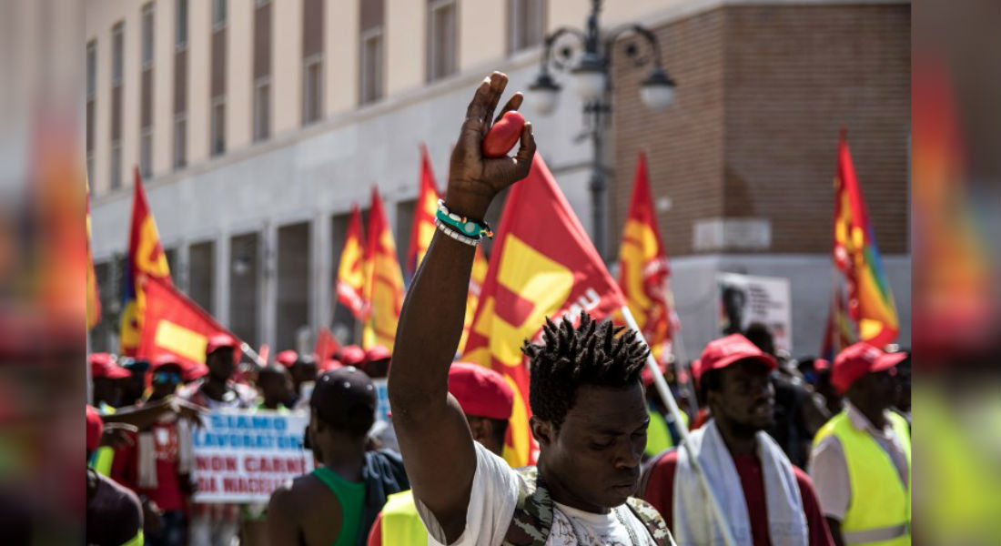 Jornaleros se van a huelga por la muerte de inmigrantes en Italia