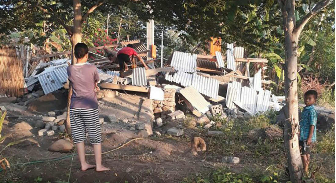 Terremoto magnitud 7 sacude Indonesia (otra vez)