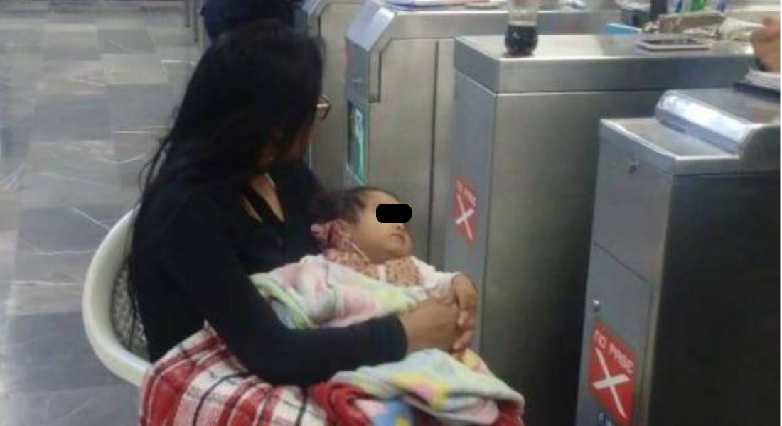 Abandona a esposa y bebé afuera del Metro para seguir la fiesta
