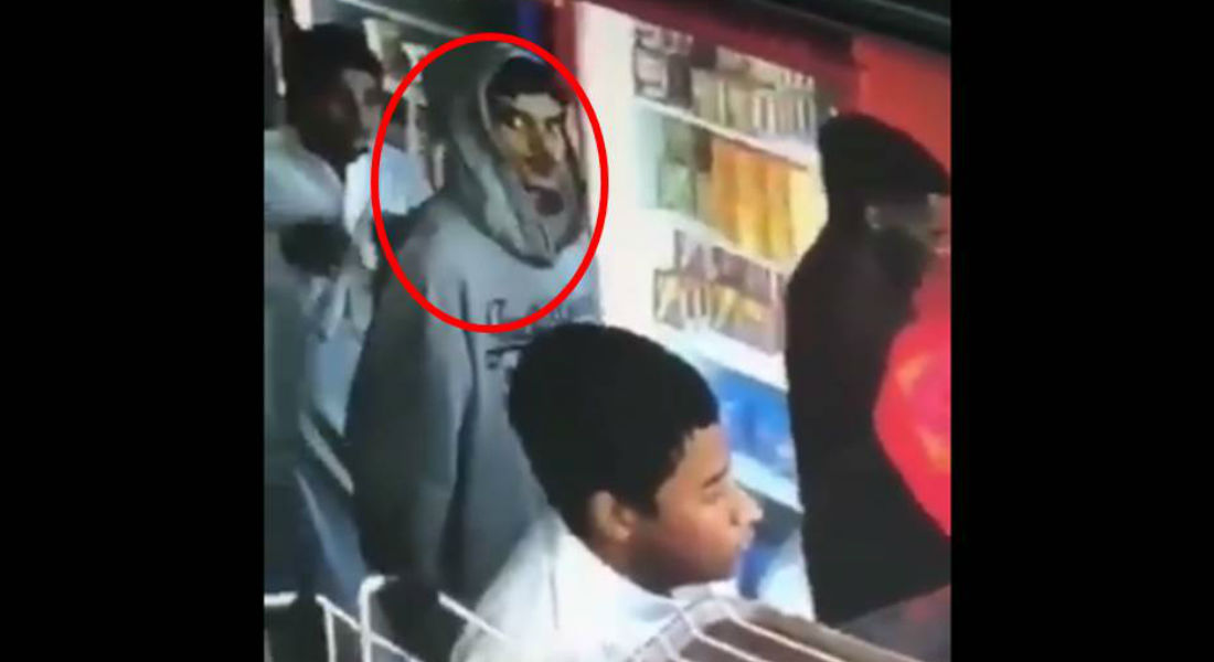 VIDEO: Ladrón se percata que lo están grabando y se arrepiente