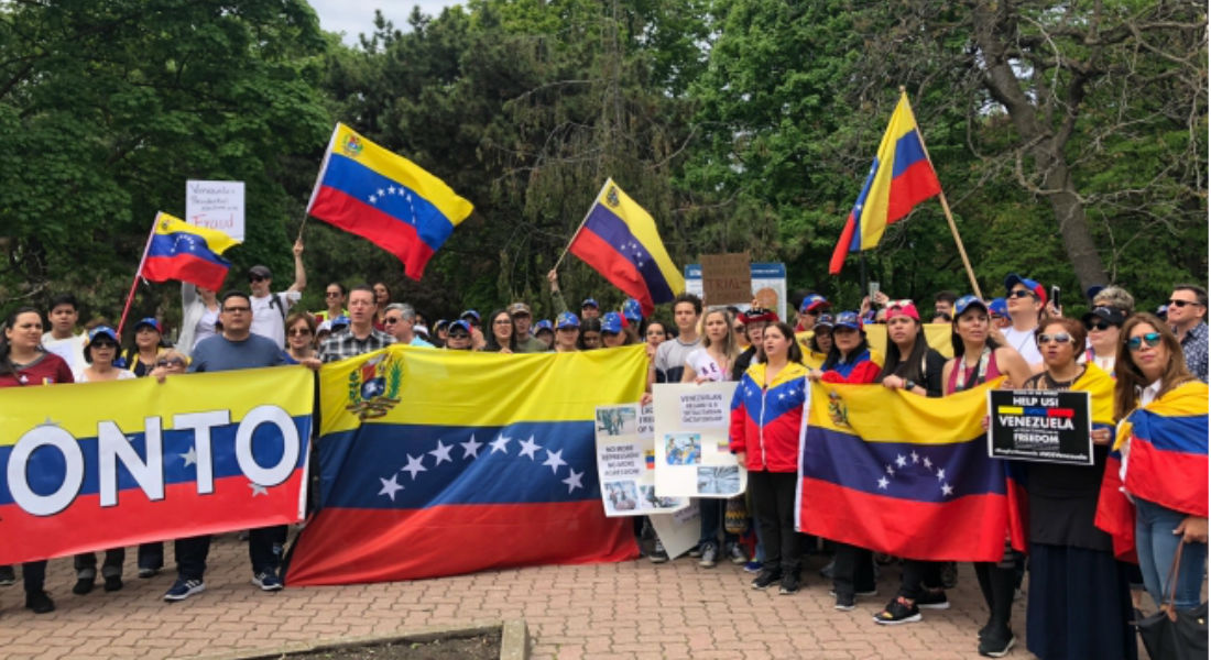 Venezolanos protestan contra Maduro por apagones y escasez de agua 