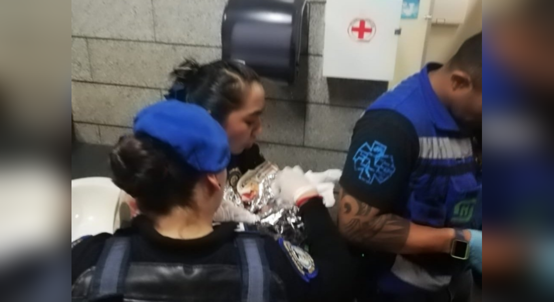 Recién nacido pierde la vida en los baños del metro Pantitlán
