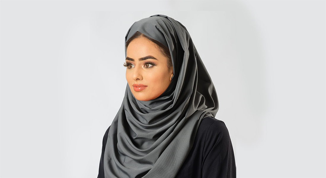 Modelo musulmana, la primera en portar velo en la final de Miss Inglaterra