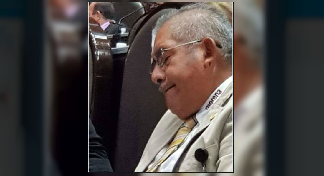 ¡Pillado! Diputado de Morena cayó dormido durante sesión en congreso
