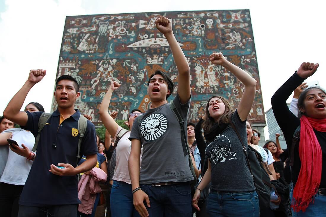 Jóvenes sí pasan el examen de admisión, pero no hay cupo en la UNAM