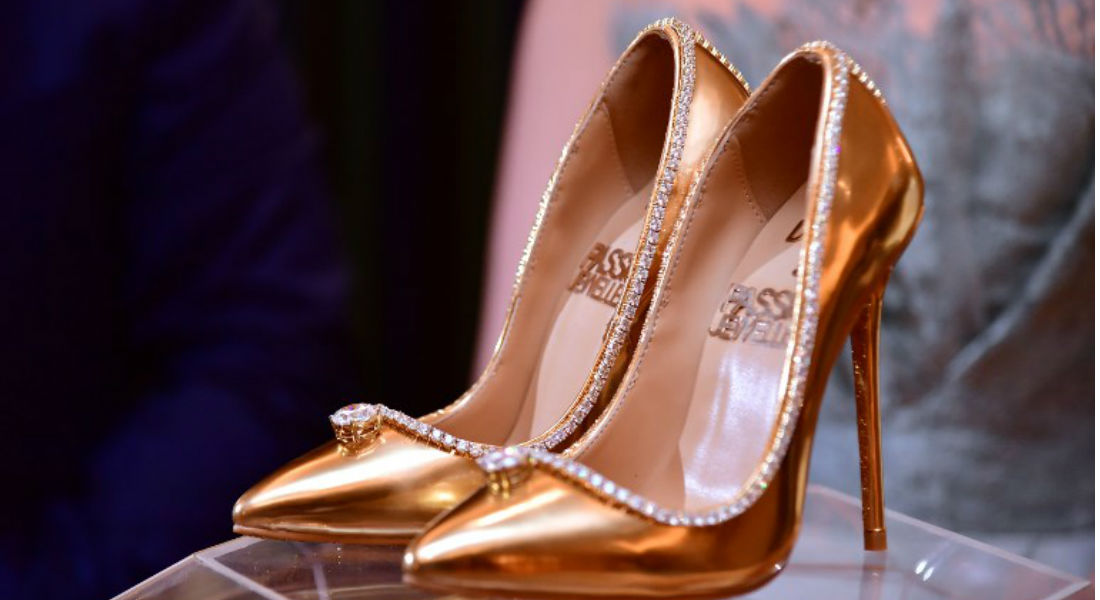 Dubái pone en venta un par de zapatos de 17 millones de dólares