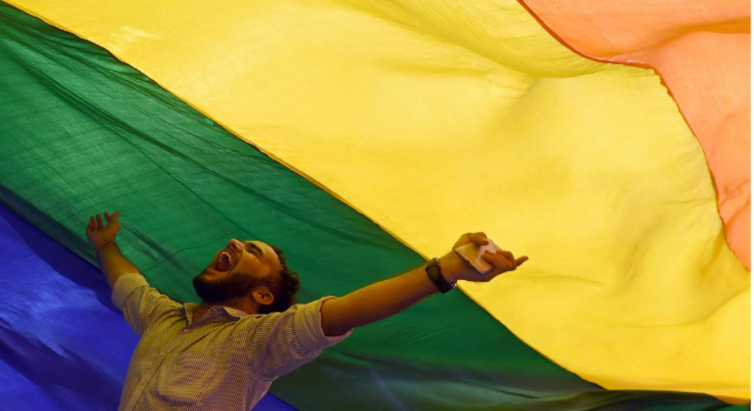 ¡Histórico! Ser homosexual ya NO es un delito en la India