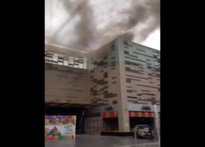 Se registró un incendio en la nueva plaza Paseo Acoxpa