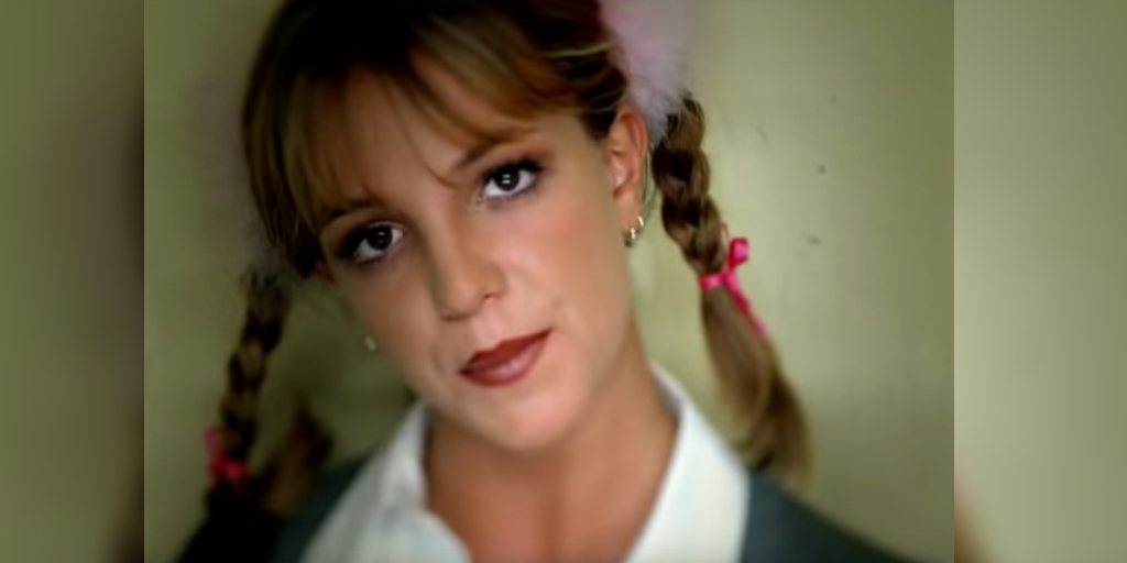 ¡Omg! Baby one more time de Britney Spears cumple 20 años