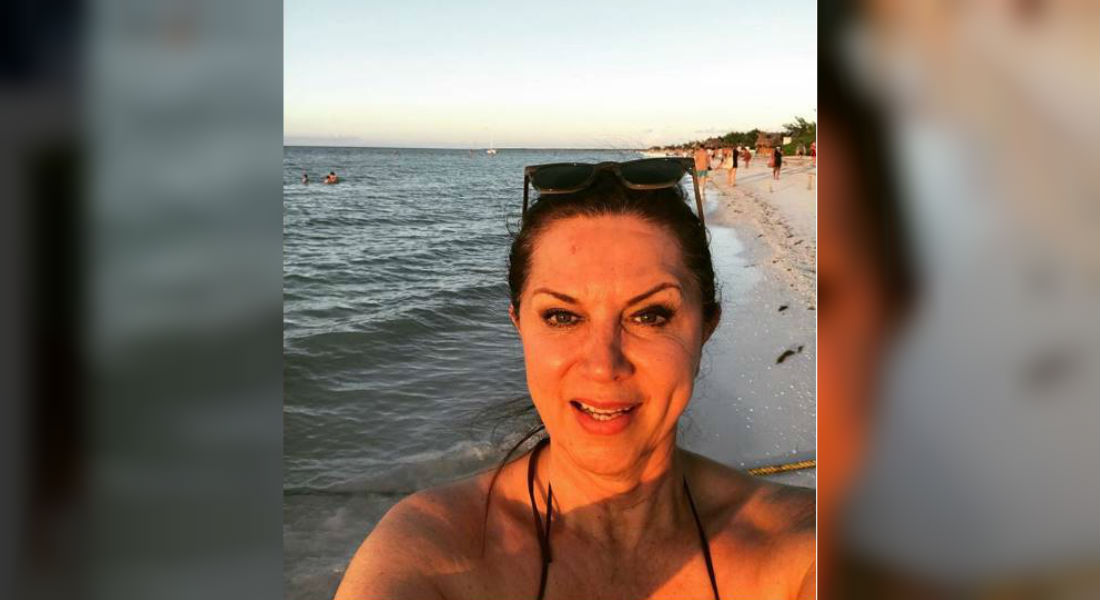 Madre de Eiza González difunde fotos en la playa a sus 66 años