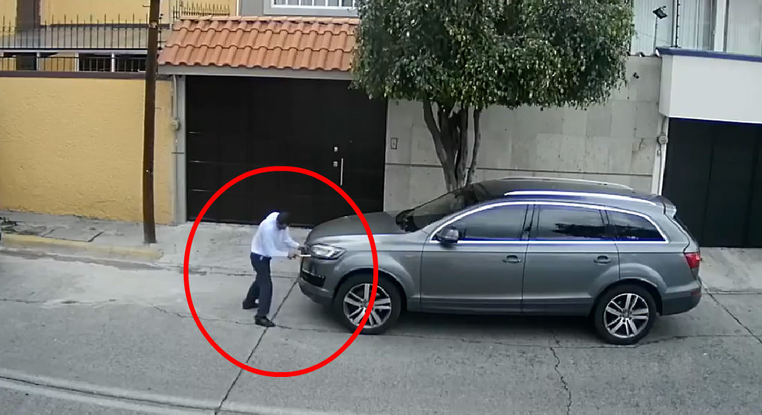 VIDEO: Hombre roba faros a camioneta en 1 minuto