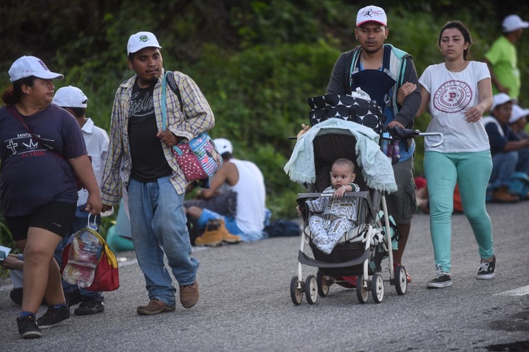 Trump enviará militares a la frontera para frenar caravana de migrantes