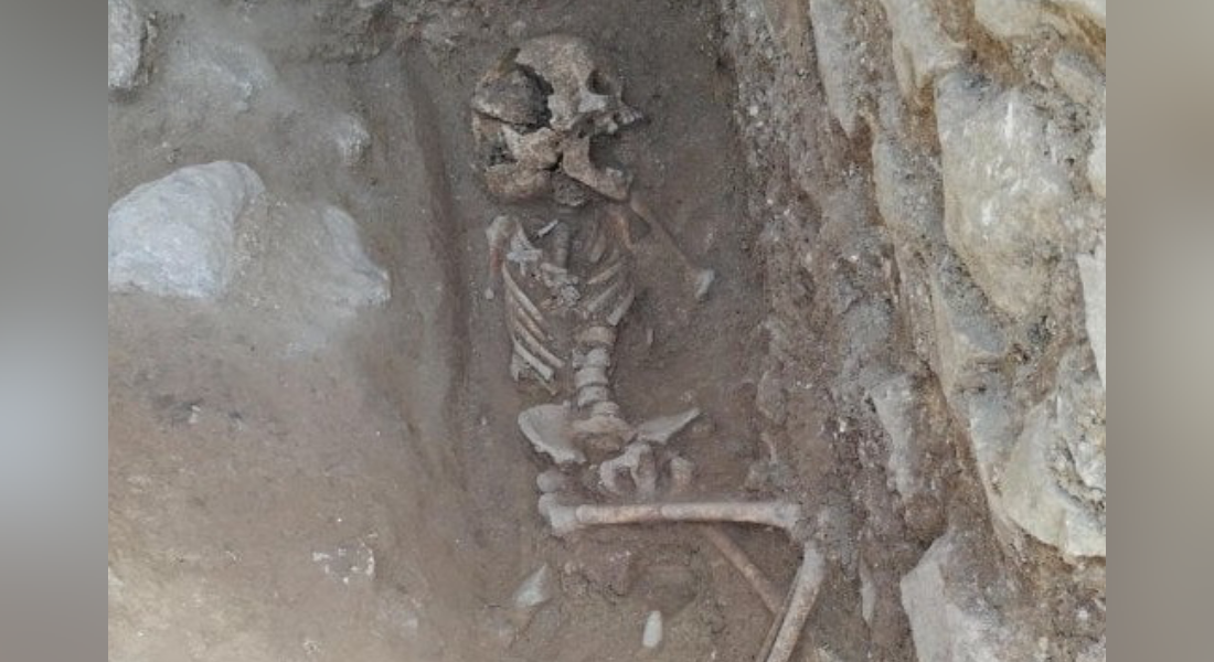 Encuentran tumba de un “niño vampiro” en Italia