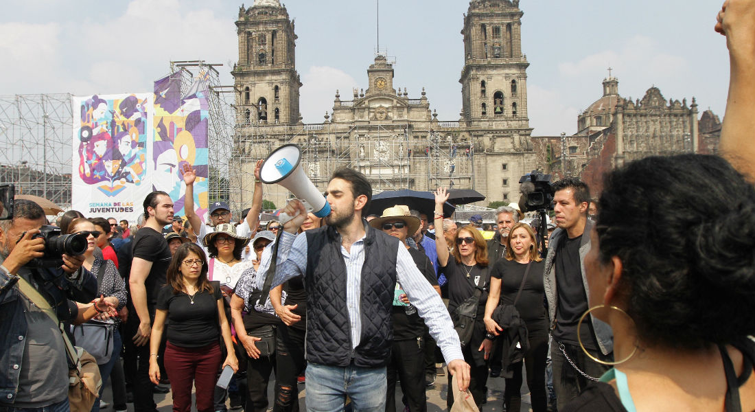 Miles de mexicanos marcharon para avalar el NAIM