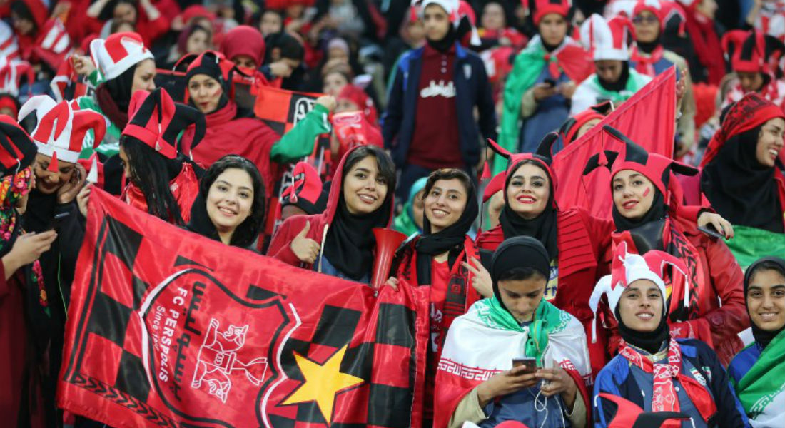 Por primera vez en la historia mujeres de Irán acuden a un partido de fútbol
