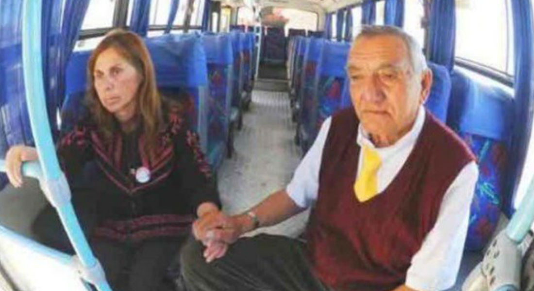 Amor incondicional: Este chofer se lleva a su esposa con Alzheimer al trabajo