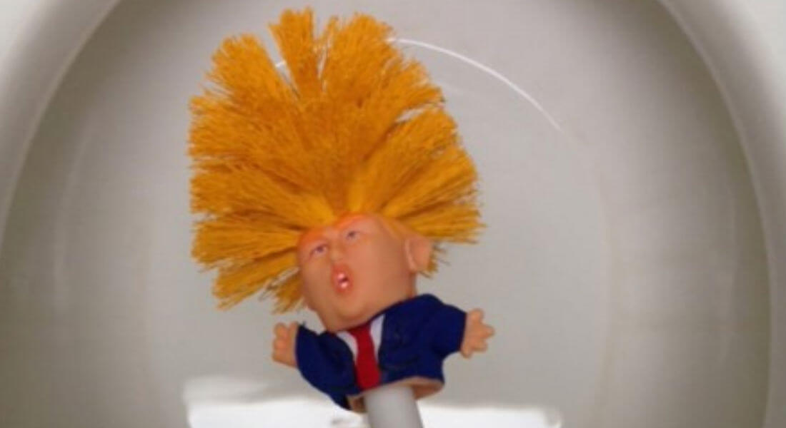 Agotado el cepillo para lavar el baño con la cara de Donald Trump