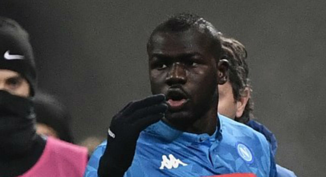 Gritos racistas a jugador de Nápoles y tragedia de un aficionado 