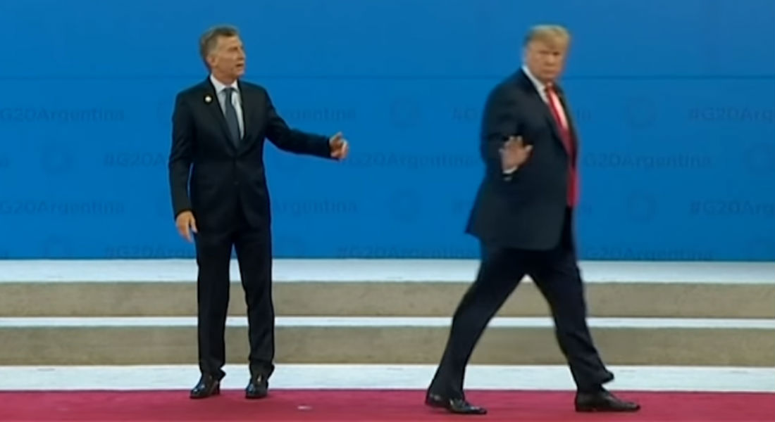 VIDEO: Trump le hace «el fuchi» a Macri en cumbre del G20