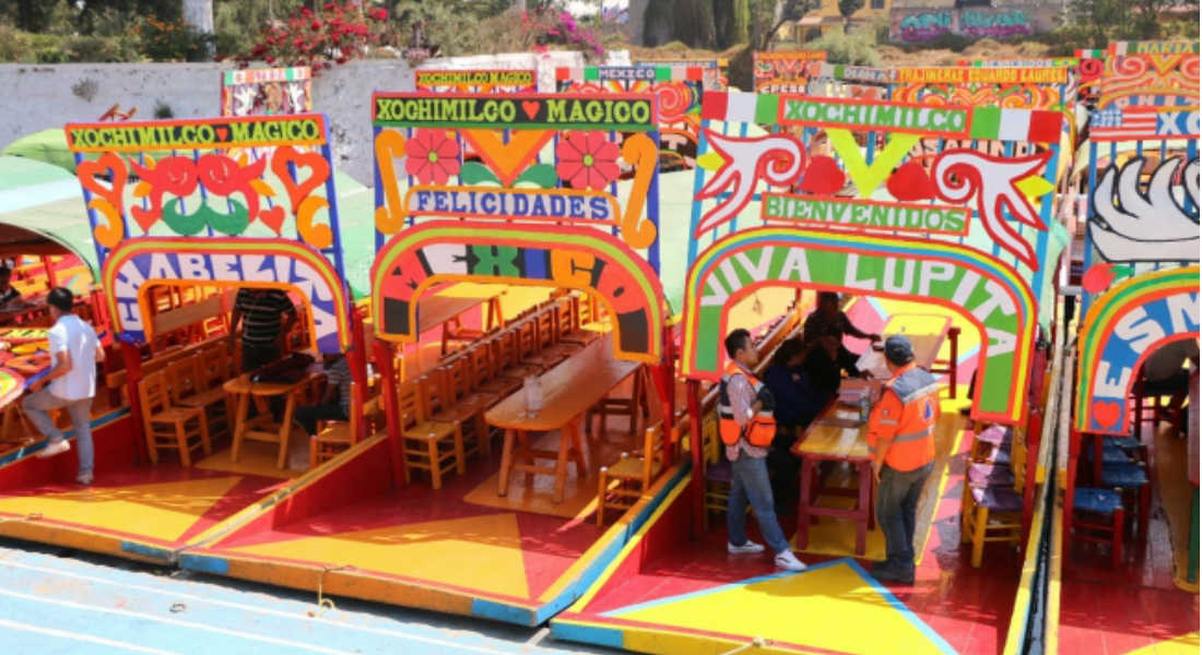 La modernidad llega a las trajineras de Xochimilco con wifi y paneles solares