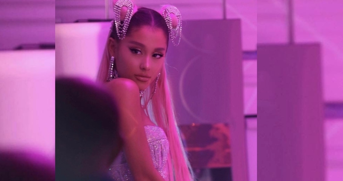 Ariana Grande se disculpa con sus fans por el mal entendido en “7 Rings”