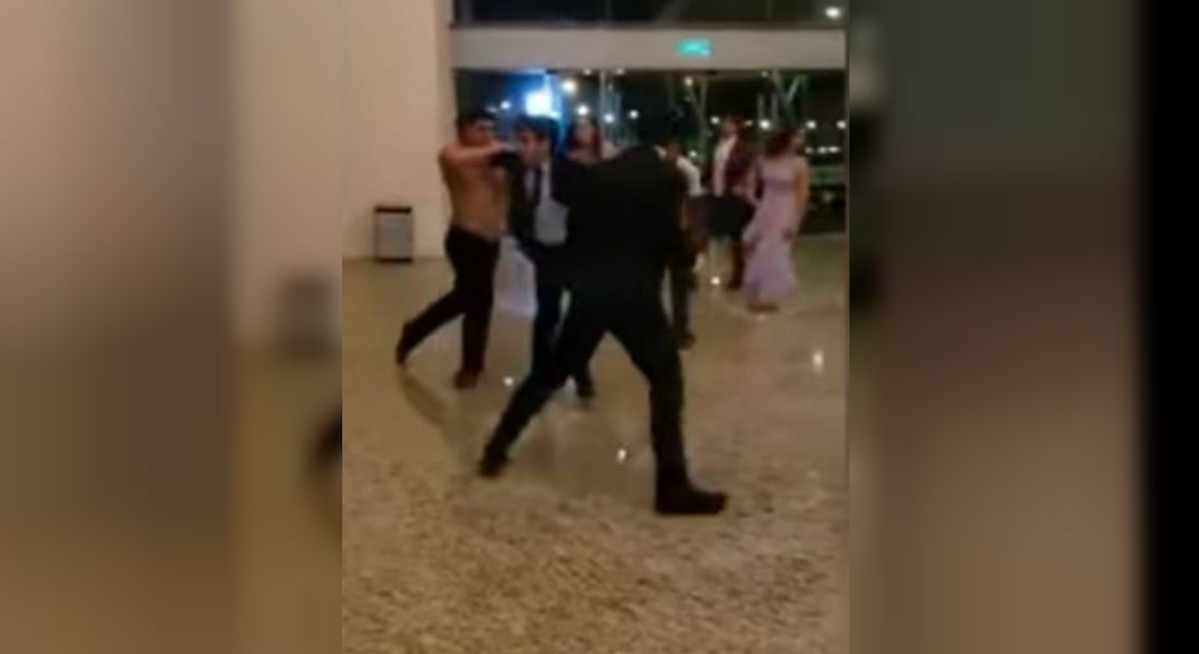VIDEO: ¡Muy verduleras! Se pelean en plena boda… por un centro de mesa