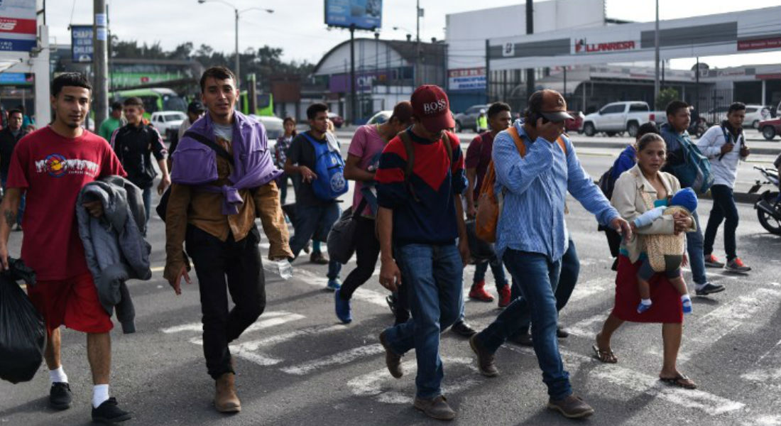 Avanza caravana de migrantes salvadoreños; si no llegan a EUA se quedan en México