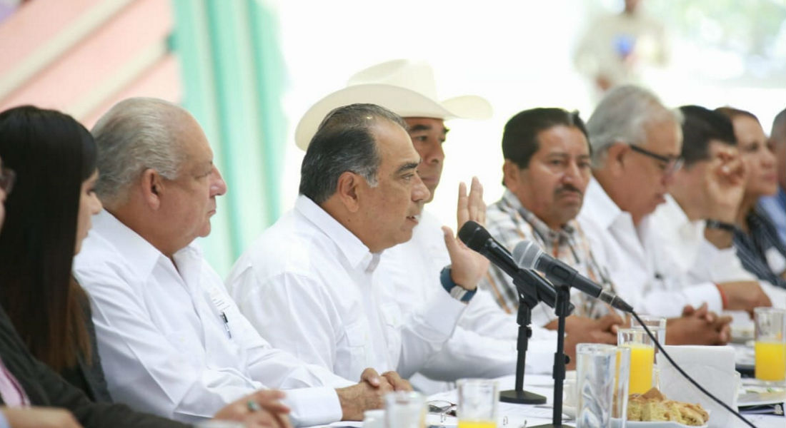 Gobernador de Guerrero da clases de historia a Quadri y refuta sus comentarios