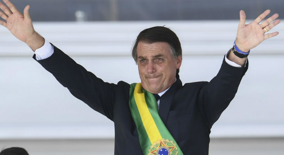 Bolsonaro mejora de cuadro de neumonía tras complicaciones postoperatorias