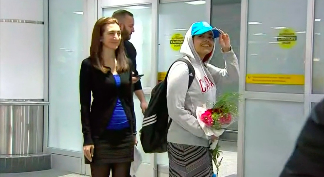 La joven que huyó de Arabia Saudita llega a Canadá tras recibir asilo