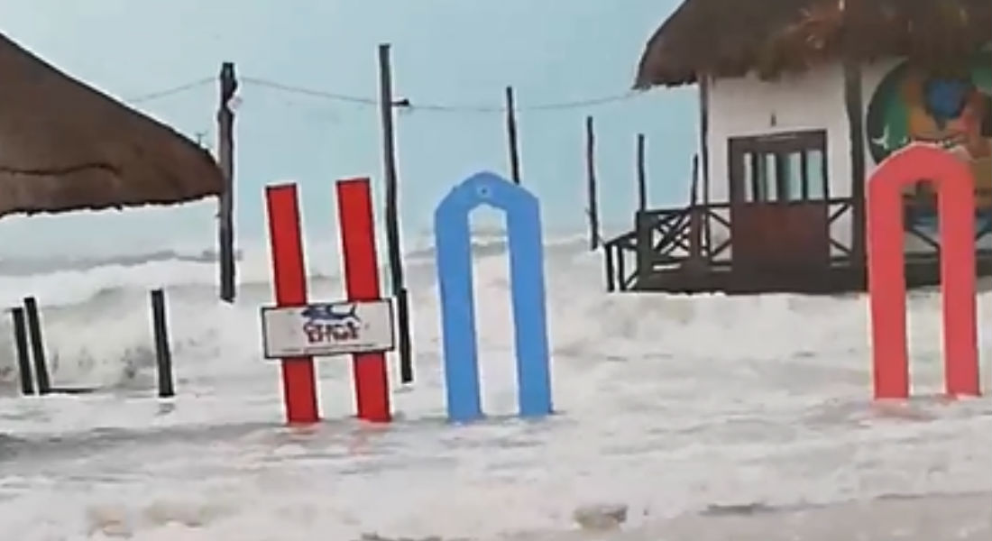 VIDEO: Frente frío deja a la isla Holbox bajo el agua