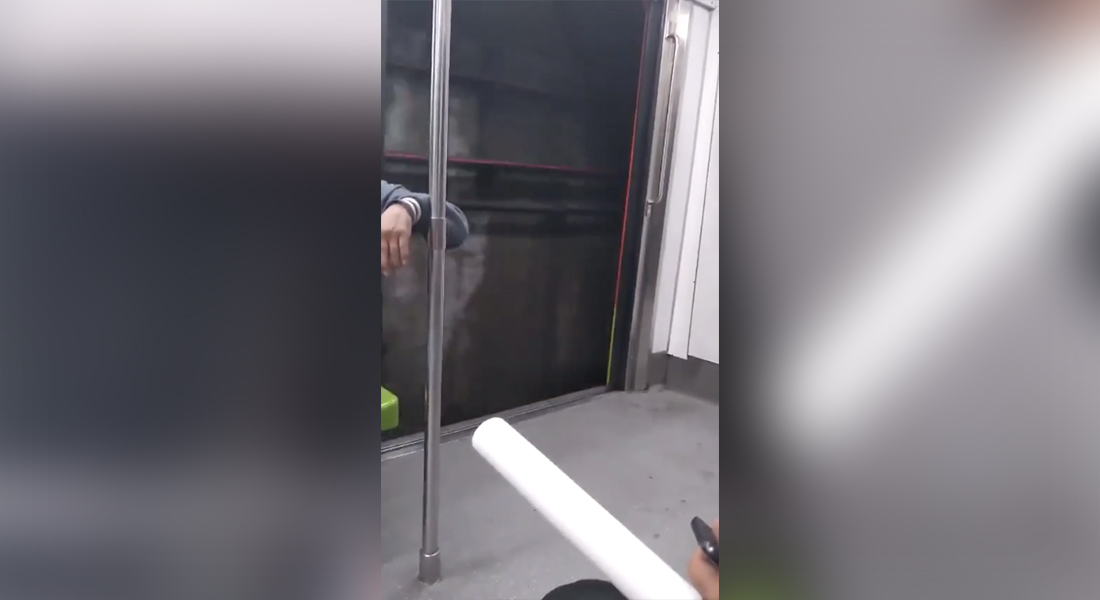 VIDEO: Metro de la CDMX recorre cinco estaciones con las puertas abiertas