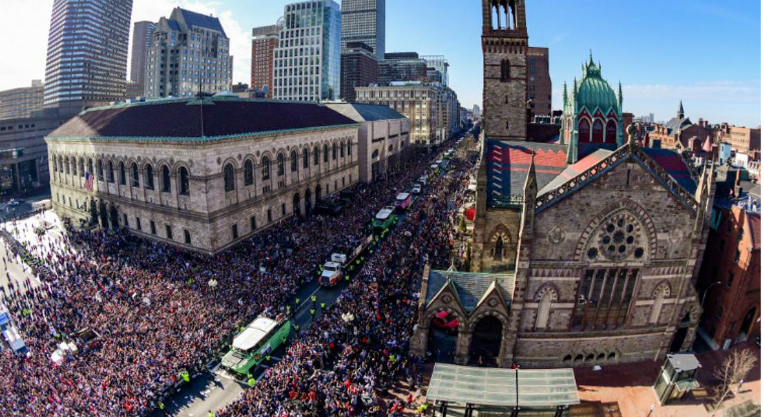 Gran desfile de los Patriots en Boston al celebrar su sexto Super Bowl