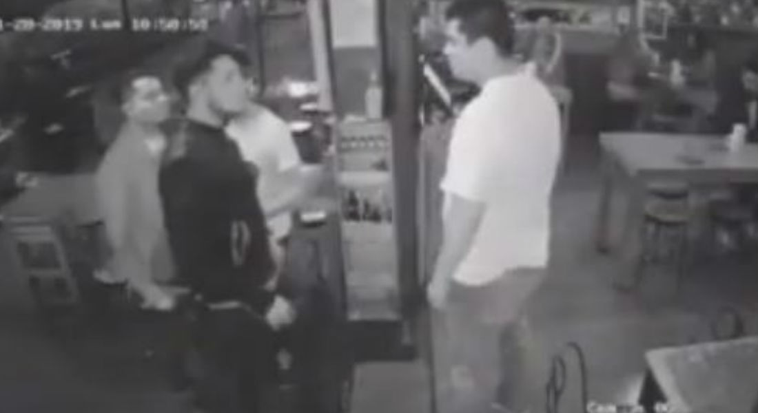 VIDEO: Delincuentes irrumpen con violencia en restaurante del Centro Histórico