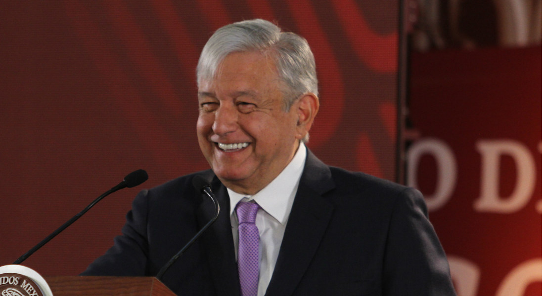 López Obrador encabeza ceremonia por Día de la Bandera en Chetumal