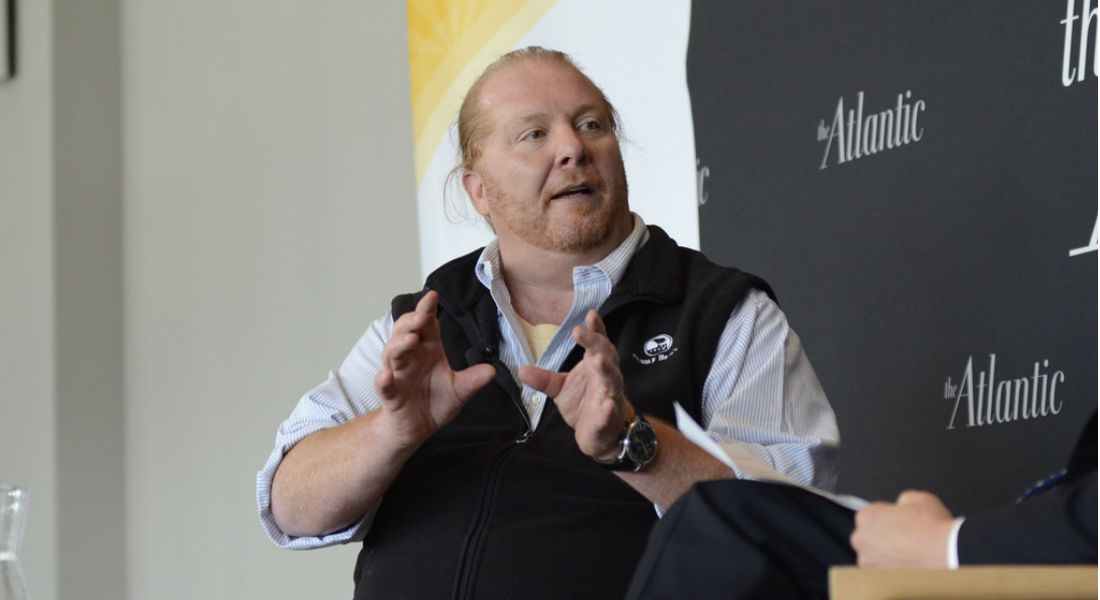 Chef Mario Batali vende sus restaurantes tras ser denunciado por varias mujeres