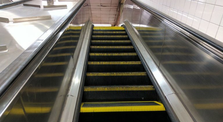 escaleras eléctricas metro