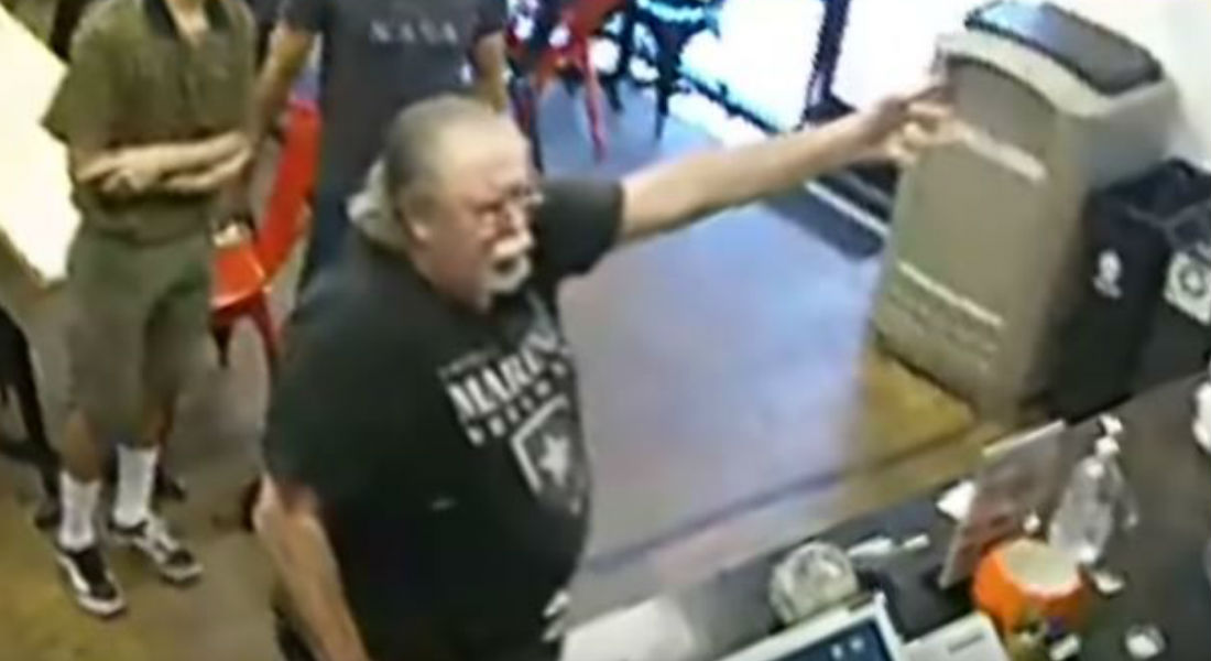 VIDEO: Hombre racista enfurece porque restaurant tenía letreros en español