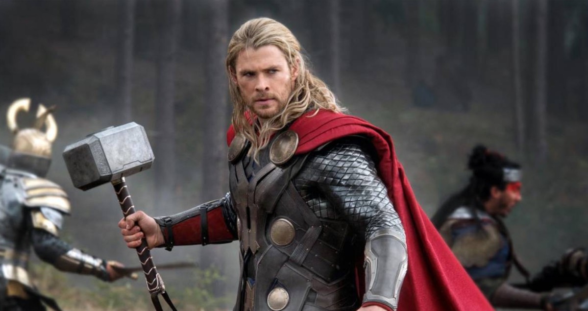 VIDEO: Thor demuestra que los superhéroes también lavan los platos