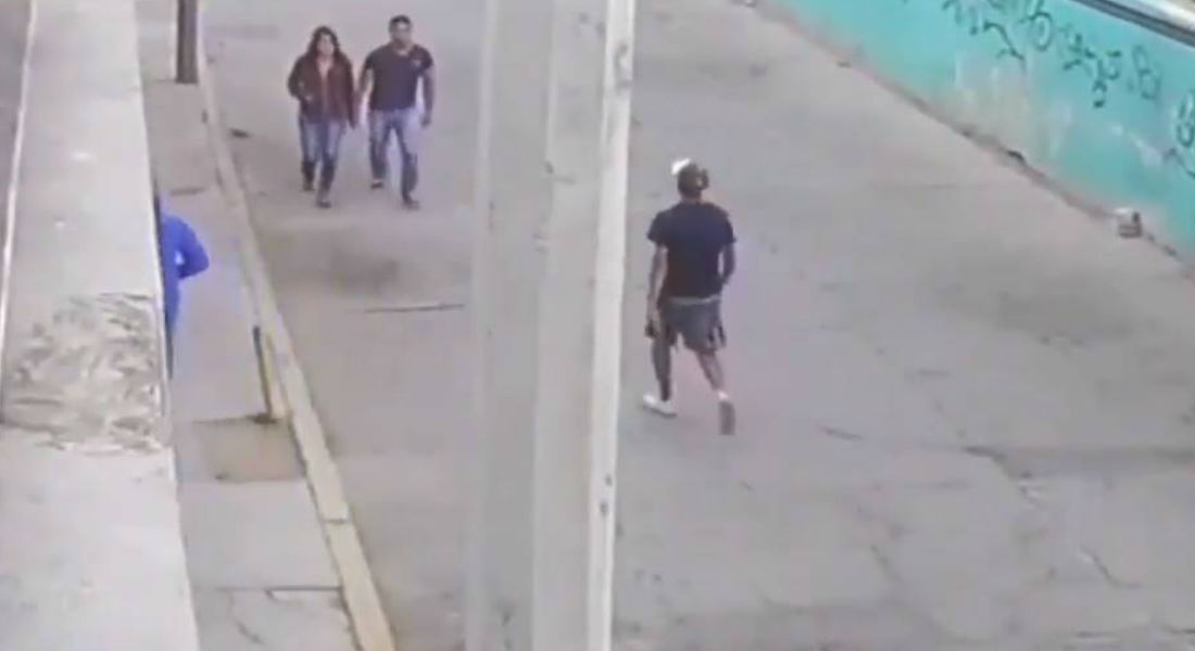 VIDEO: Pareja es asaltada en Ecatepec y policías brillan por su ausencia