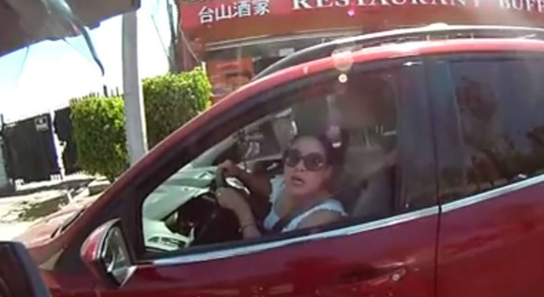 VIDEO: La llaman #ladygordadecomer por discutir con «biker» y chocar después