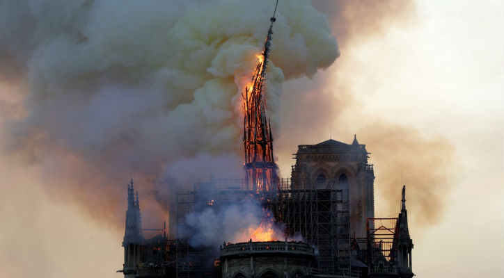 Francia lanza concurso internacional para reconstruir aguja de Notre Dame