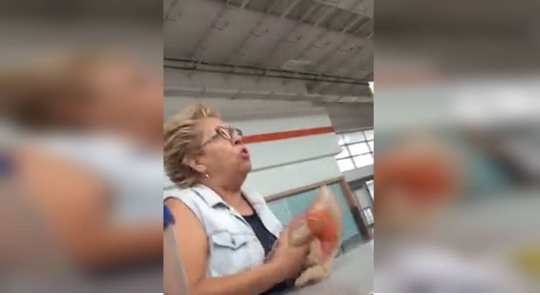 VIDEO: La apodan #LadyPopulacho por perder la cabeza en un Soriana