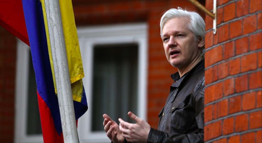 Julian Assange es arrestado por la policía británica