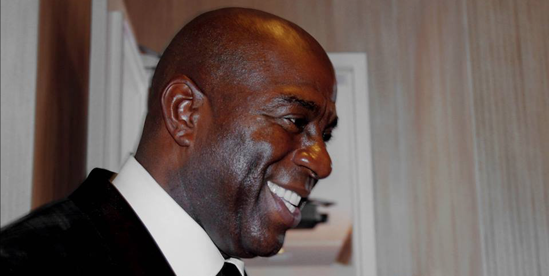 “Magic” Johnson renuncia a la presidencia de Los Ángeles Lakers