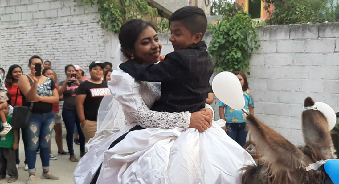 VIDEO: La verdadera historia detrás de la boda de una mujer con un “niño”